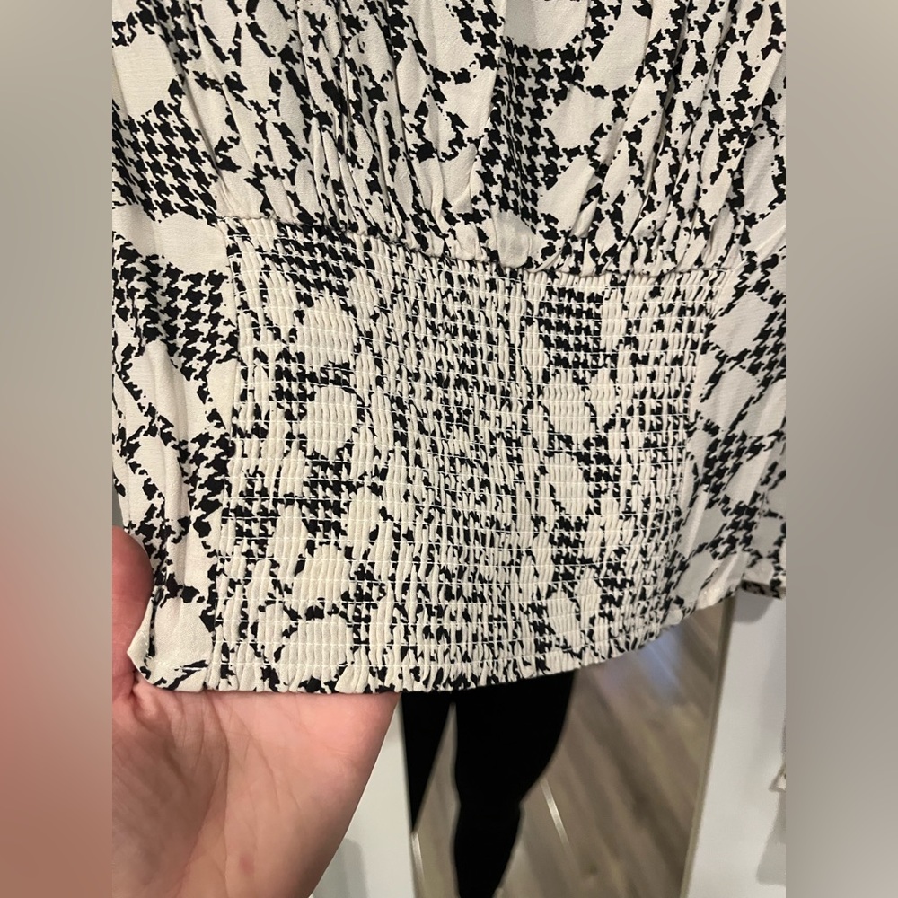 LEAVING CLOSET!Accepting almost any offer! WORN ONCE - FREE PEOPLE PATTERNED TOP - Picture 3 of 9